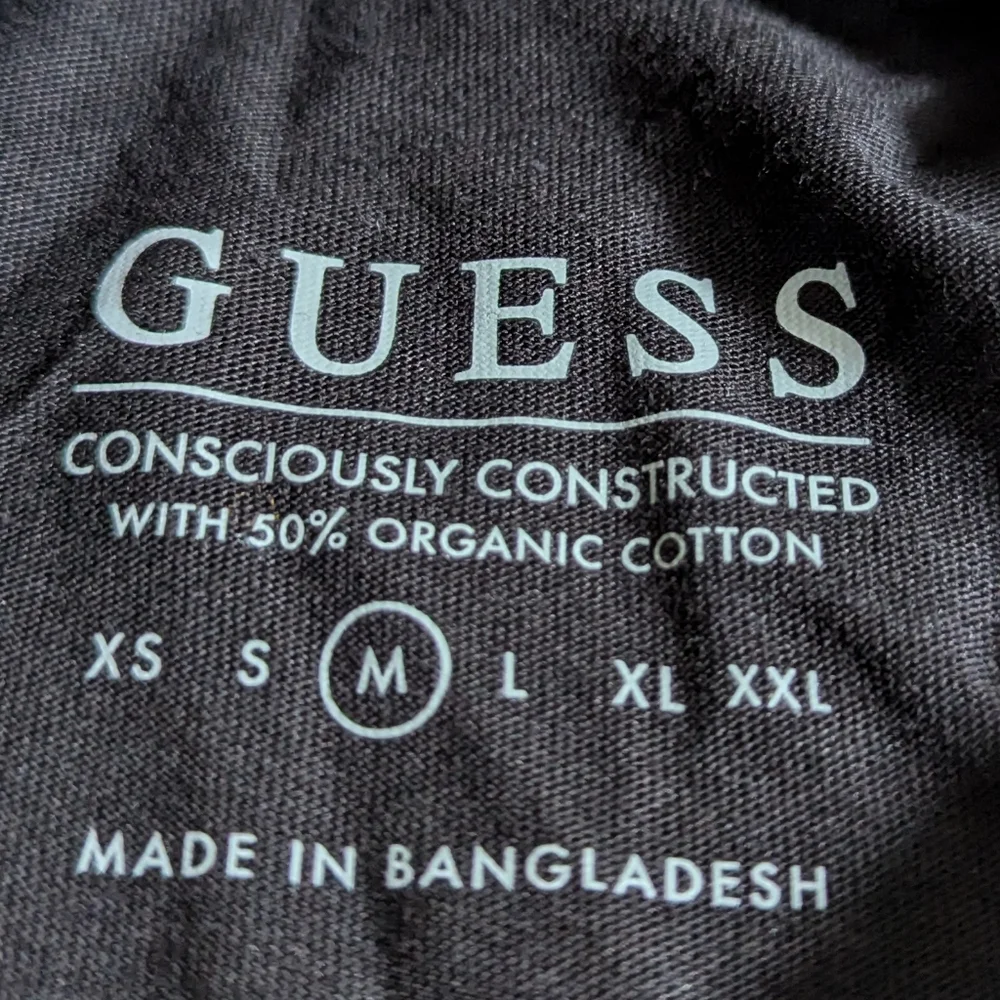 NWT Guess Men's Jefferson Tee Black Short Sleeve T-shirt Size Medium - Picture 3 of 5